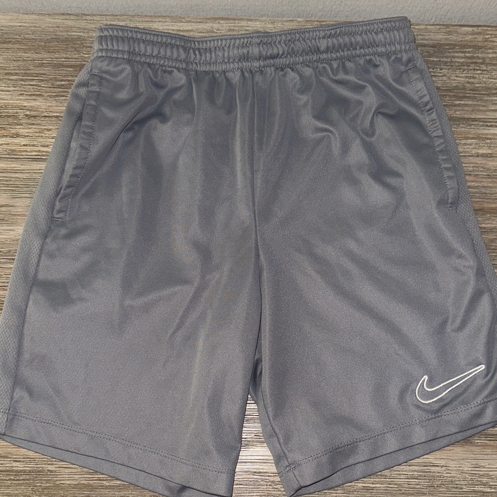 Boys Nike Dri-Fit Shorts Grey Sz Med NWOT